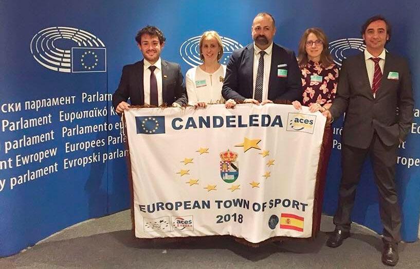 Representative in this event of Candeleda Town Council during the awards in European Parliament (Brussels). From left to right: David García Núñez, Ana Guzmán González, E. Miguel Hernández Alcojor, Julia Burgueño Rico and Daniel Monforte González